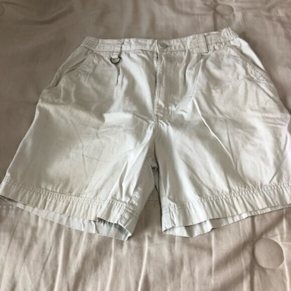 Men’s size 34 khaki Shorts Weekender